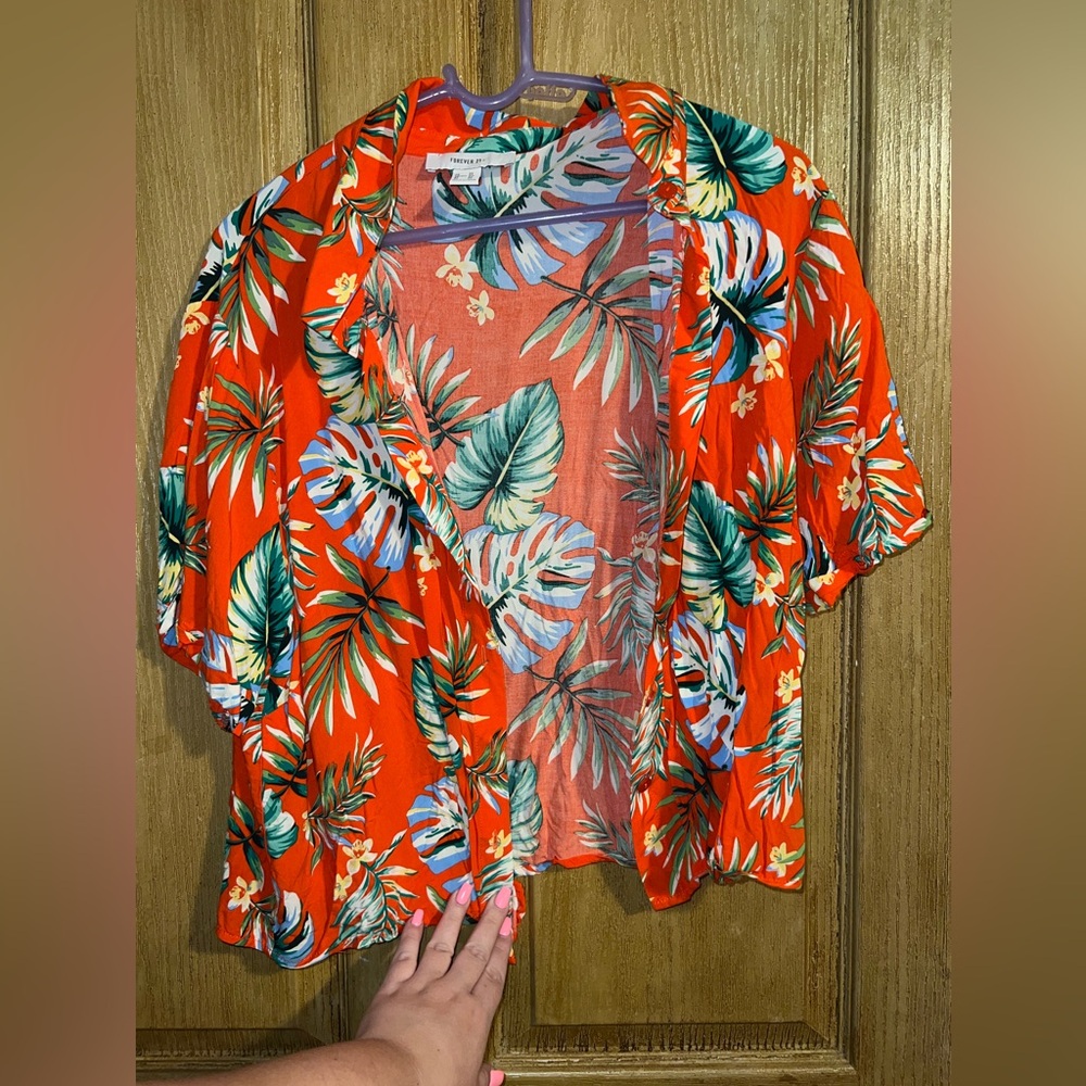 Women’s floral 2X shirt. EUC, worn once